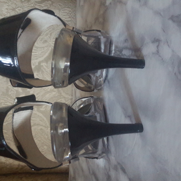 Michael Kors Lani Sandals, Black - Size 9M - Picture 5 of 13